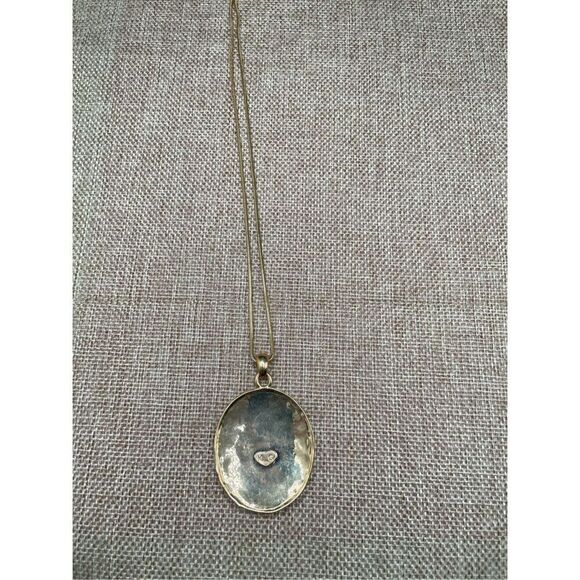 Vintage KC Signed Gold Tone Metal Enameled Oval Pendant Necklace - Picture 5 of 8